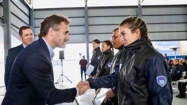 SALUDO. Achával les dio la bienvenida a los nuevos agentes. &nbsp;