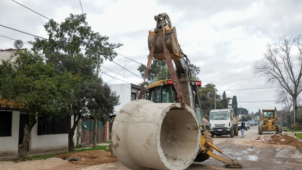 EN OBRA. El Municipio de Pilar apura los trabajos de infraestructura hídrica.