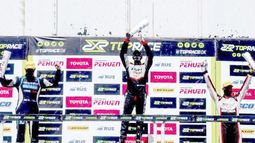 Distanciados. El podio del Top Race en Buenos Aires con Azar 2º y Rossi 3º..