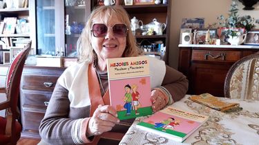 Beatriz Novaro, madre de Damián Dolera, con el nuevo libro.