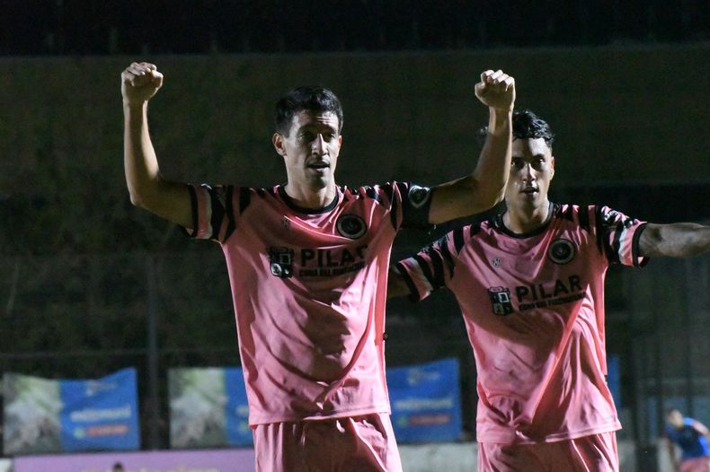 CROCCO GOL. El volante llegó a los 22 con la camiseta de Real Pilar.&nbsp;