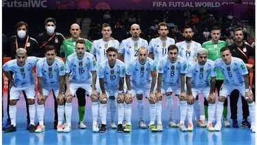 Presentación. Edelstein (16) con la Selección Argentina en Lituania..