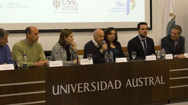 ENCUENTRO. Ducoté fue el encargado de abrir la jornada de debate..