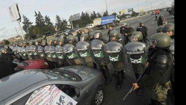 En lugar de cortar de a pie, con gran cantidad de autos bloquearon la mano a Provincia..