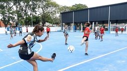 Fútbol será una de las opciones en el Club Municipal de Del Viso. Fútbol será una de las opciones en el Club Municipal de Del Viso.