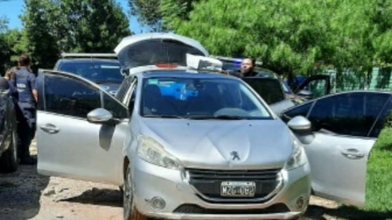 BARRIO PINAZO. El lugar donde finalizó la larga persecución del Peugeot de los sospechosos. .