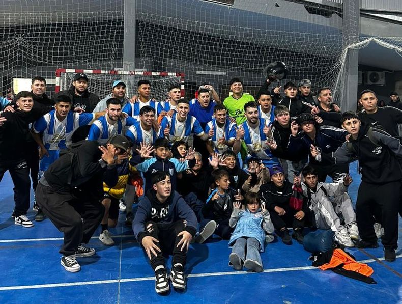 La Primera de Peñarol se quedó con el clásico de Futsala por 9-5.
