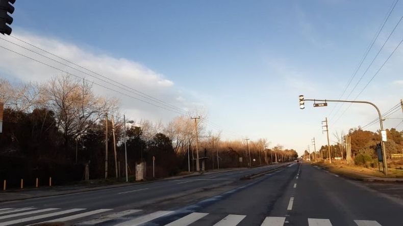 Ruta 25, entre Villa Rosa y Pilar..