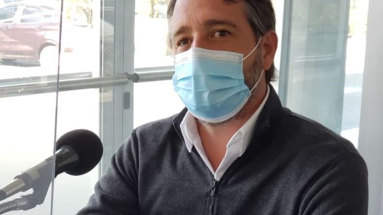 AL MICRÓFONO. Laurent, esta mañana, en el estudio de FM Plaza 92.1. .