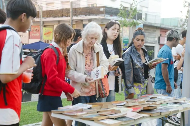 TODAS LAS EDADES. Compartiendo Letras atrae a varias generaciones.