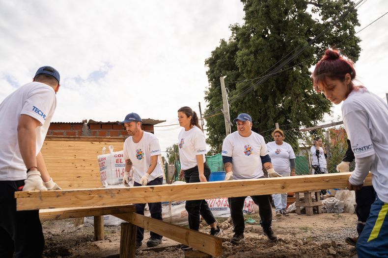 La organización Techo construyó 10 viviendas solidarias en Pilar.&nbsp;