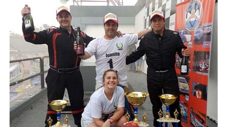 PODIO. Martín Cornet fue 3º en la 2ª final, que ganó Viana; 2º terminó Marquiegui..