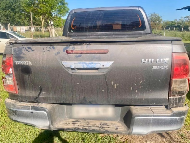 La camioneta Toyota Hilux robada a la familia pudo ser recuperada.&nbsp;