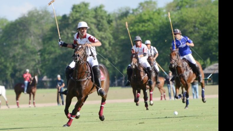 La Mariana se coronó en 2013 al ganarle la final por 13-11 a La Dolfina..