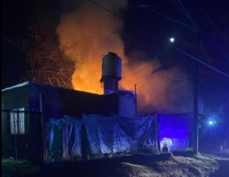 El incendio se desató en una vivienda de la calle Casacuberta.