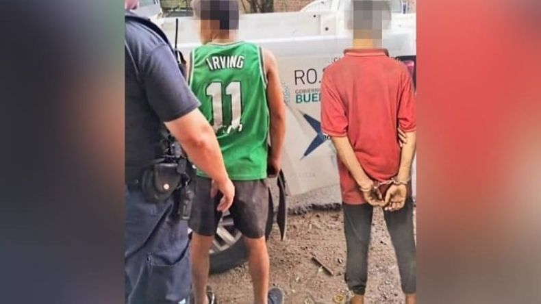 Uno de los detenidos tiene pedido de captura por portación de arma de fuego..