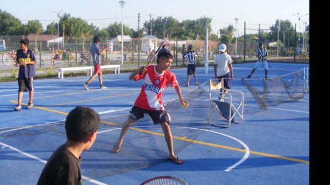 Las clases estarán a cargo de Alejandro Diorio, fanático del tenis..