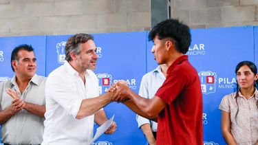 EGRESADOS. Achával entregó diplomas a los alumnos. Este año son 8.000 los egresados.&nbsp;