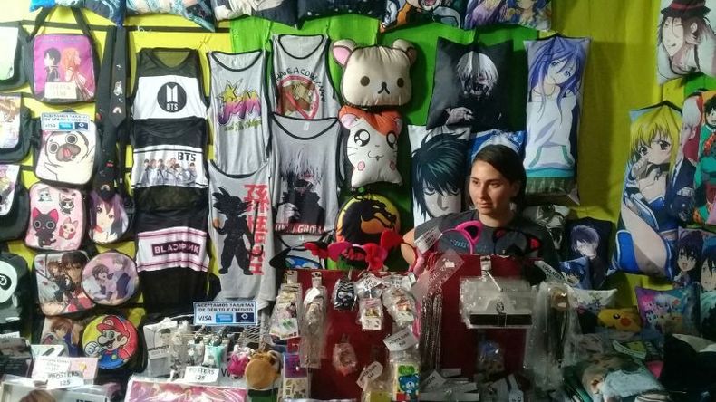 DE TODO. Los stands tuvieron su lugar en la muestra..