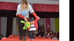 (Fredy Caballero). Los más chiquitos estuvieron presentes en el desfile..