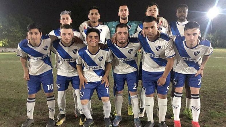 EQUIPO. El once inicial de Unión que festejó en José C. Paz..