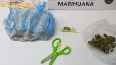 Los tres detenidos tienen antecedentes por venta de drogas.&nbsp;
