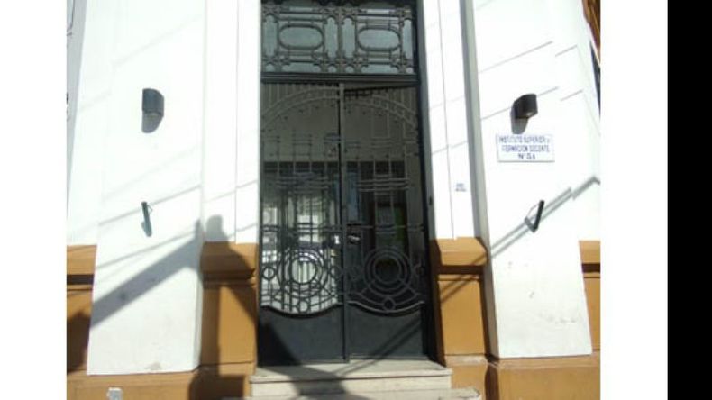 La Escuela Nº 1 de Pilar, cerrada..