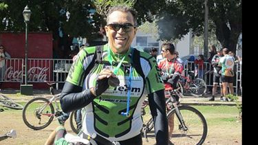 ORGULLO. Luis Ingolotti, feliz con su medalla tras ser 95º en la Master C2..
