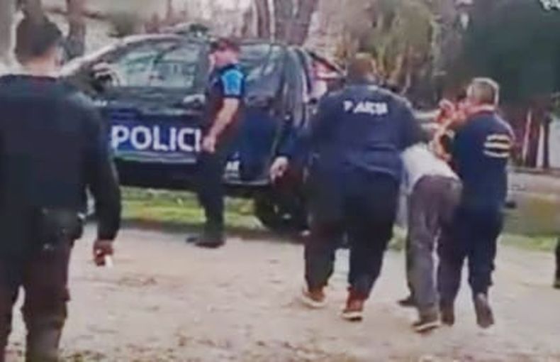 El ladrón fue hallado dentro de una cucha de un perro.&nbsp;