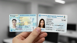 El Gobierno lanzó el nuevo DNI con más seguridad y un diseño renovado, pero no todos están obligados a cambiarlo. El Gobierno lanzó el nuevo DNI con más seguridad y un diseño renovado, pero no todos están obligados a cambiarlo.