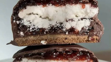 ¡El mejor alfajor del mundo es bonaerense! Es de Frambuesa, chocolate y merengue