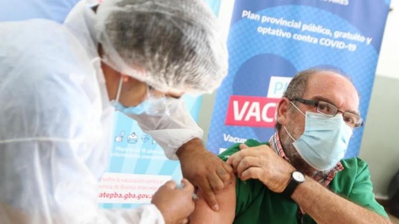 Quienes hayan recibido Sputnik y no deseen combinar vacunas, deberán cancelar el turno. .