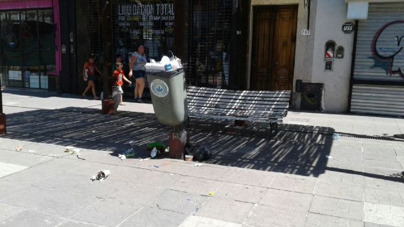 Se cambiará la ubicación de los cestos de basura..
