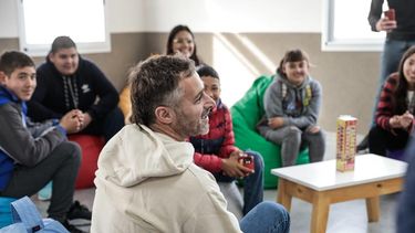 CON LOS PIBES. Achával enfoca su agenda en la educación.