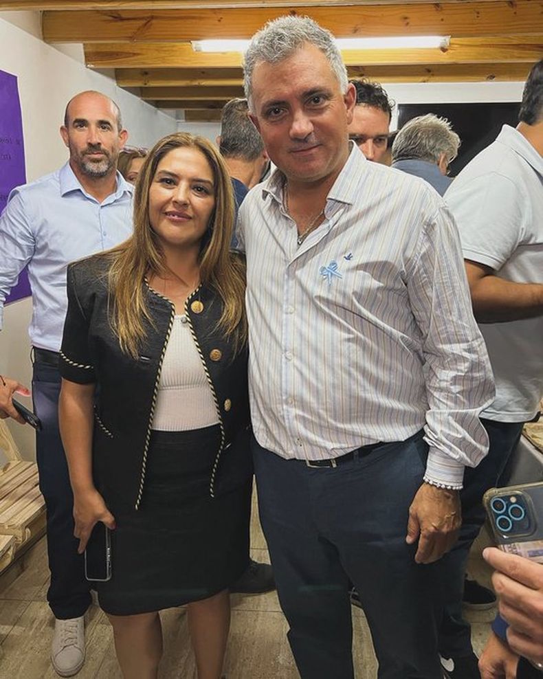 REFERENTE. Daniela Barrionuevo con el armador de LLA, Sebastián Pareja.