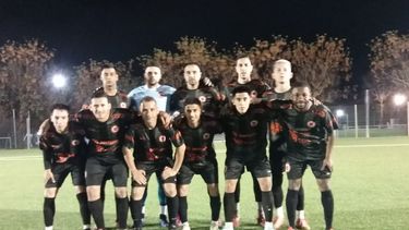 PUNTERO. Zelaya pisó firme en la cancha sintética de Hacoaj para seguir en la cima.