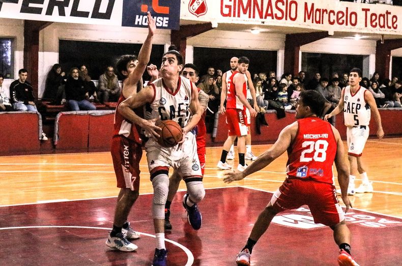 Joaquín Thorp fue una de las figuras en la visita ante Sportivo Pilar.