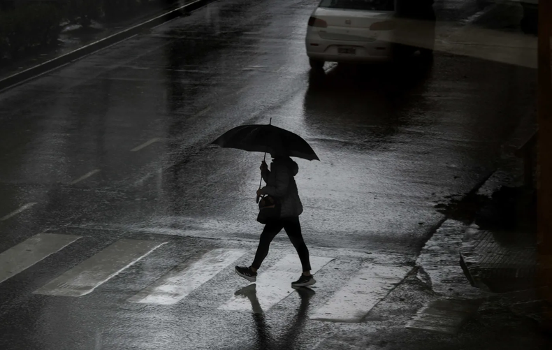El Servicio Meteorológico Nacional anticipa una jornada con mucha humedad en Pilar, pero todavía sin la vuelta del frío invernal.