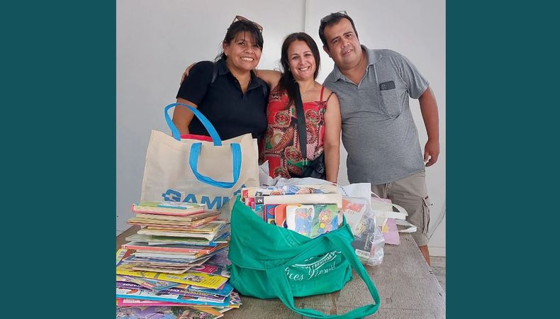 La Red de Costureras Solidarias ya hizo una primera donación de libros al Hospital Falcón.