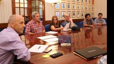 A LA MESA. El intendente fijó la agenda con los municipales..