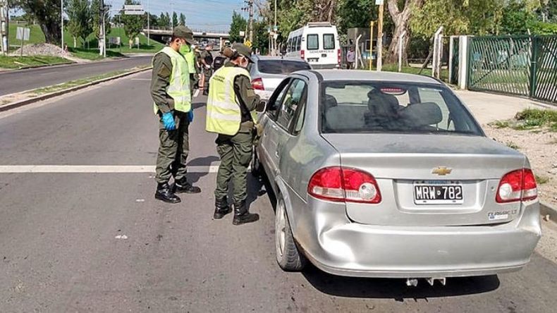 CUARENTENA. Se realizaron ayer más controles en las rutas..