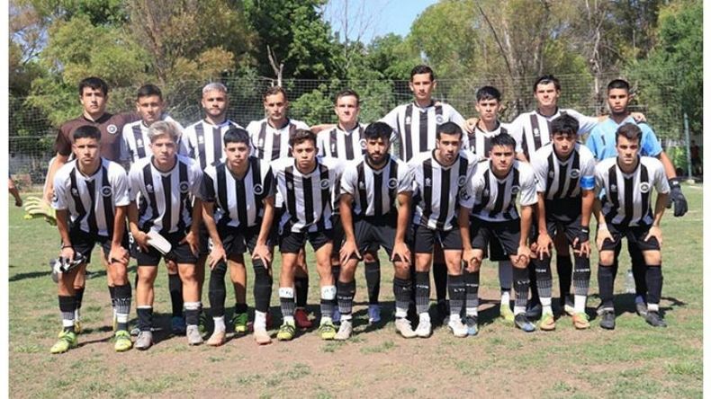 CAMPEONA. La Cuarta de Real Pilar también sumó su estrella en AFA..