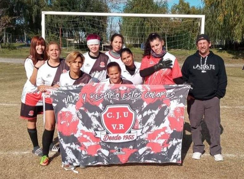 Las chicas de Juventud Unida de Villa Rosa que compite en la Liga Municipal de Fútbol 7.