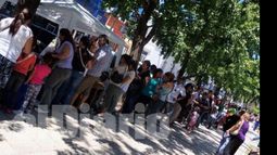 Recuerdo de verano, las largas colas para acceder a la SUBE..