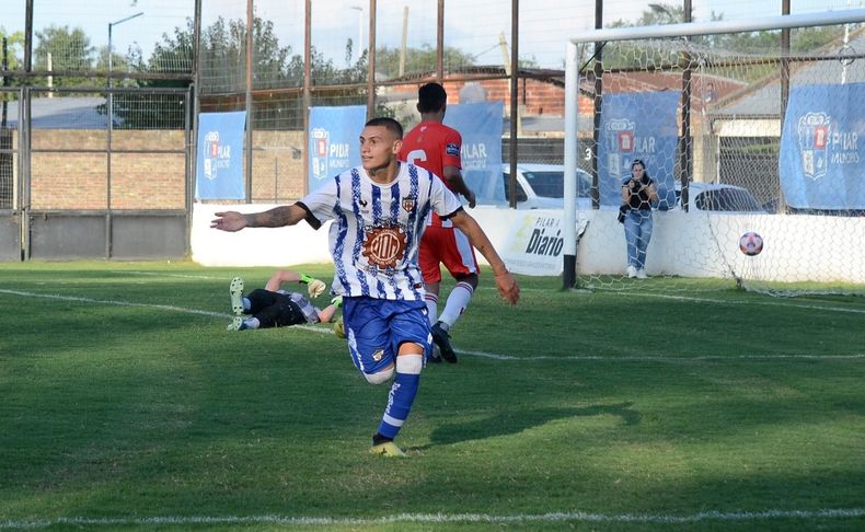 IDA. El Metal goleó 7-0 al Rancho.