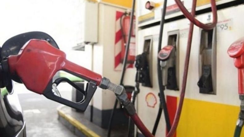 La petrolera estatal YPF aplicó el 1 de mayo una rebaja promedio del 4%, por lo que Shell y Axion decidieron acompañar la medida para no perder mercado.