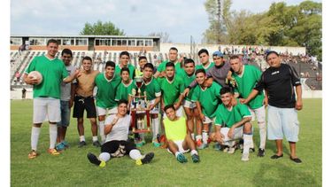 AL PODIO. Pinazo festejó en los penales para quedarse con el 3º puesto..