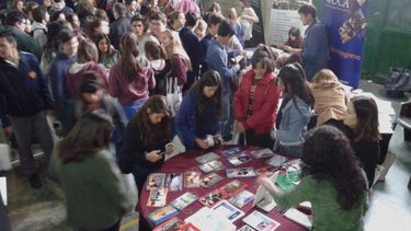 ÉXITO. El año pasado, la expo convocó a una multitud de jóvenes..