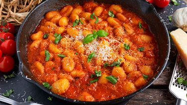 ¿donde nace la costumbre de comer noquis todos los dias 29?