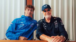 Franco Colapinto y Flavio Briatore, una temporada más juntos en Alpine.
